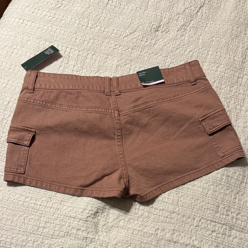 Wild Fable Women's Low-Rise Cargo Camp Denim Shorts - Picture 6 of 7